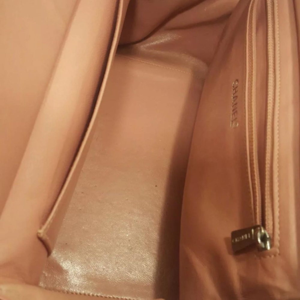 CHANEL Quilted Orange Tote Bag - Picture 4 of 13